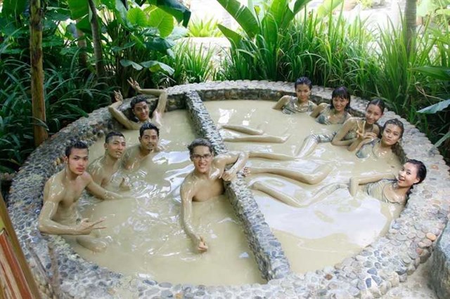 Giá vé tắm bùn Tháp Bà Nha Trang